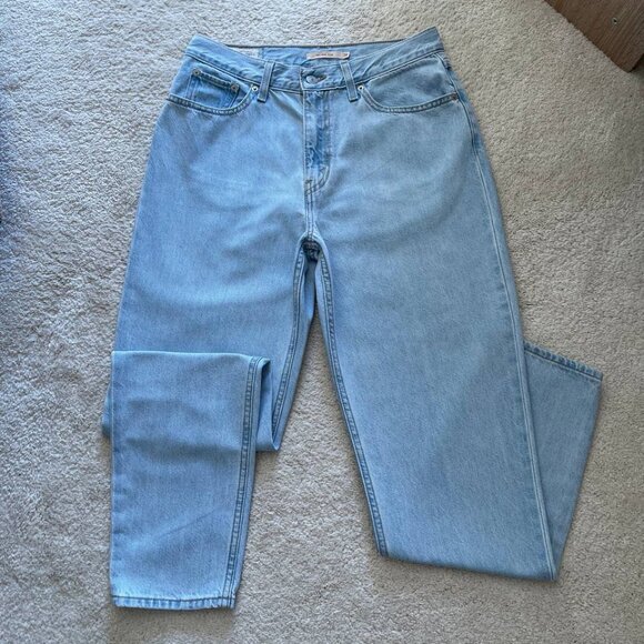 NWOT Levi's Premium '80s Mom Jeans High Rise Light Wash Size 28/30 - Picture 2 of 15